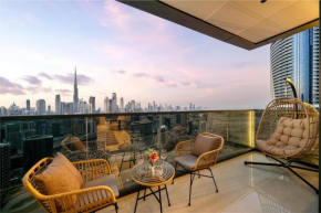 New Luxurious 3BR with Stunning Burj Khalifa & Business Bay View
